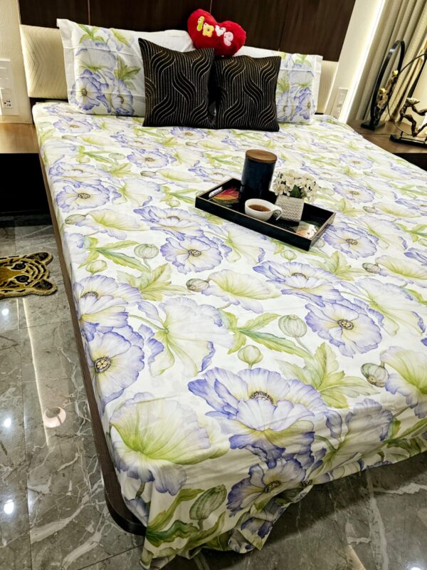 Bedsheet with 2 pillow covers - Image 2